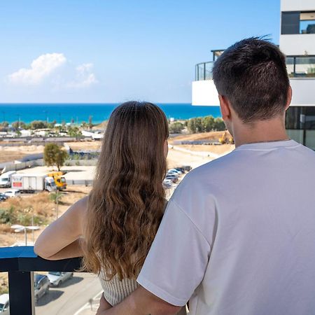 Hi-Yam Seaview Apartments & Suites - יש ממ"ד Бат-Ям Экстерьер фото