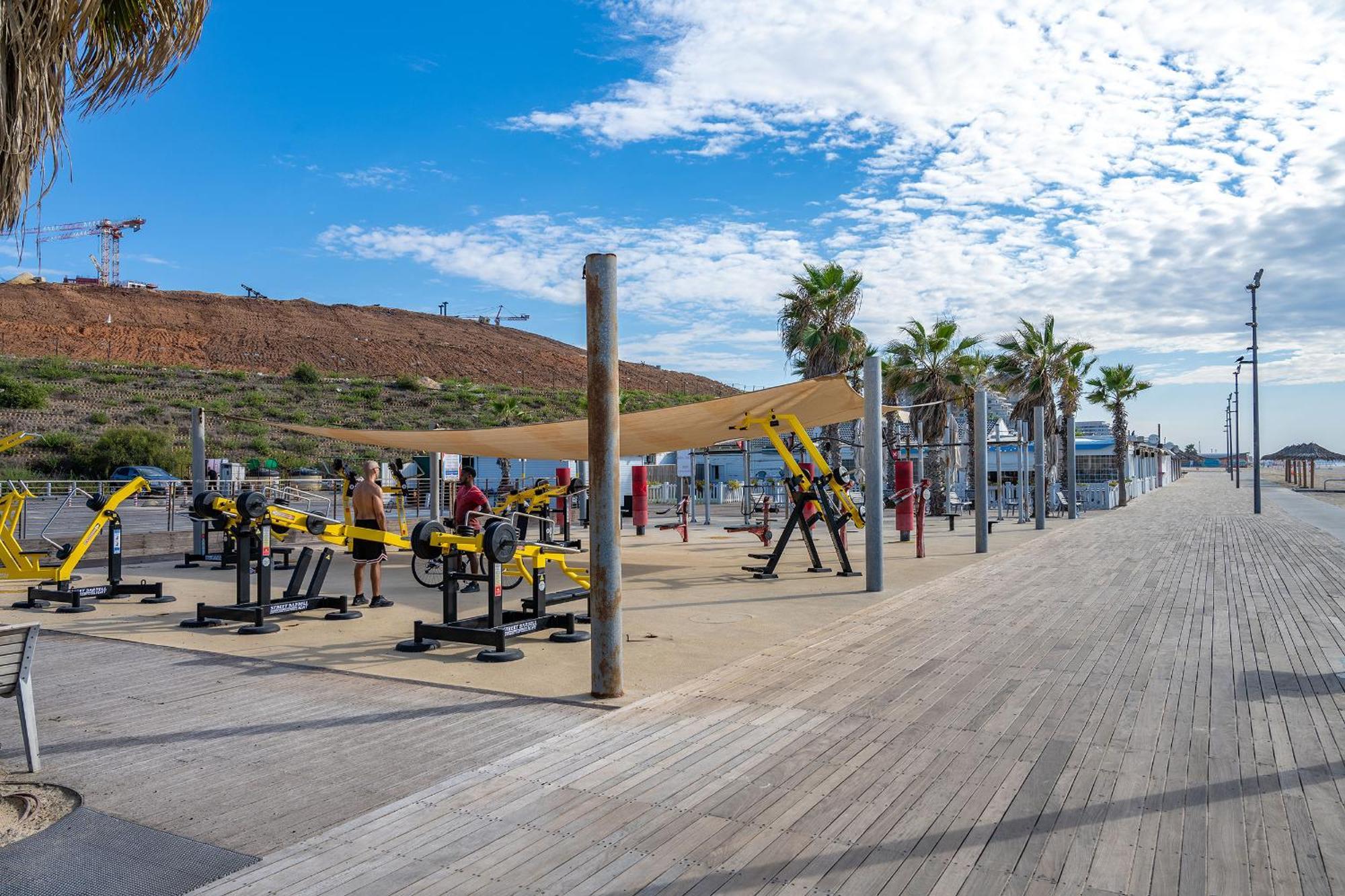 Hi-Yam Seaview Apartments & Suites - יש ממ"ד Бат-Ям Экстерьер фото