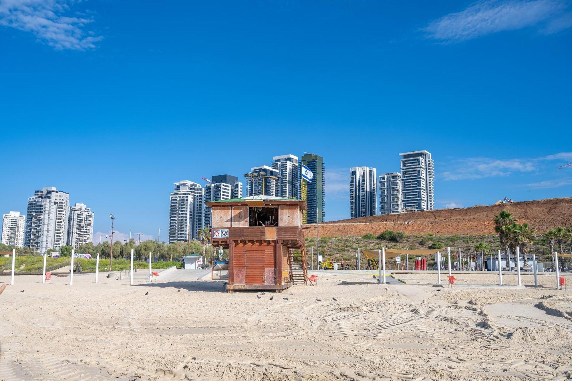 Hi-Yam Seaview Apartments & Suites - יש ממ"ד Бат-Ям Экстерьер фото