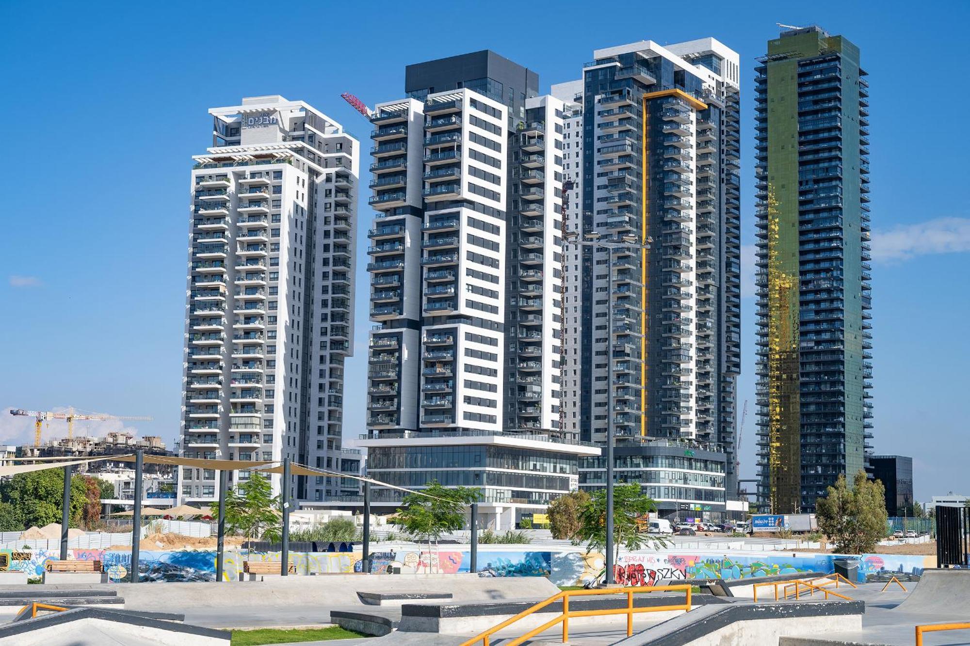 Hi-Yam Seaview Apartments & Suites - יש ממ"ד Бат-Ям Экстерьер фото