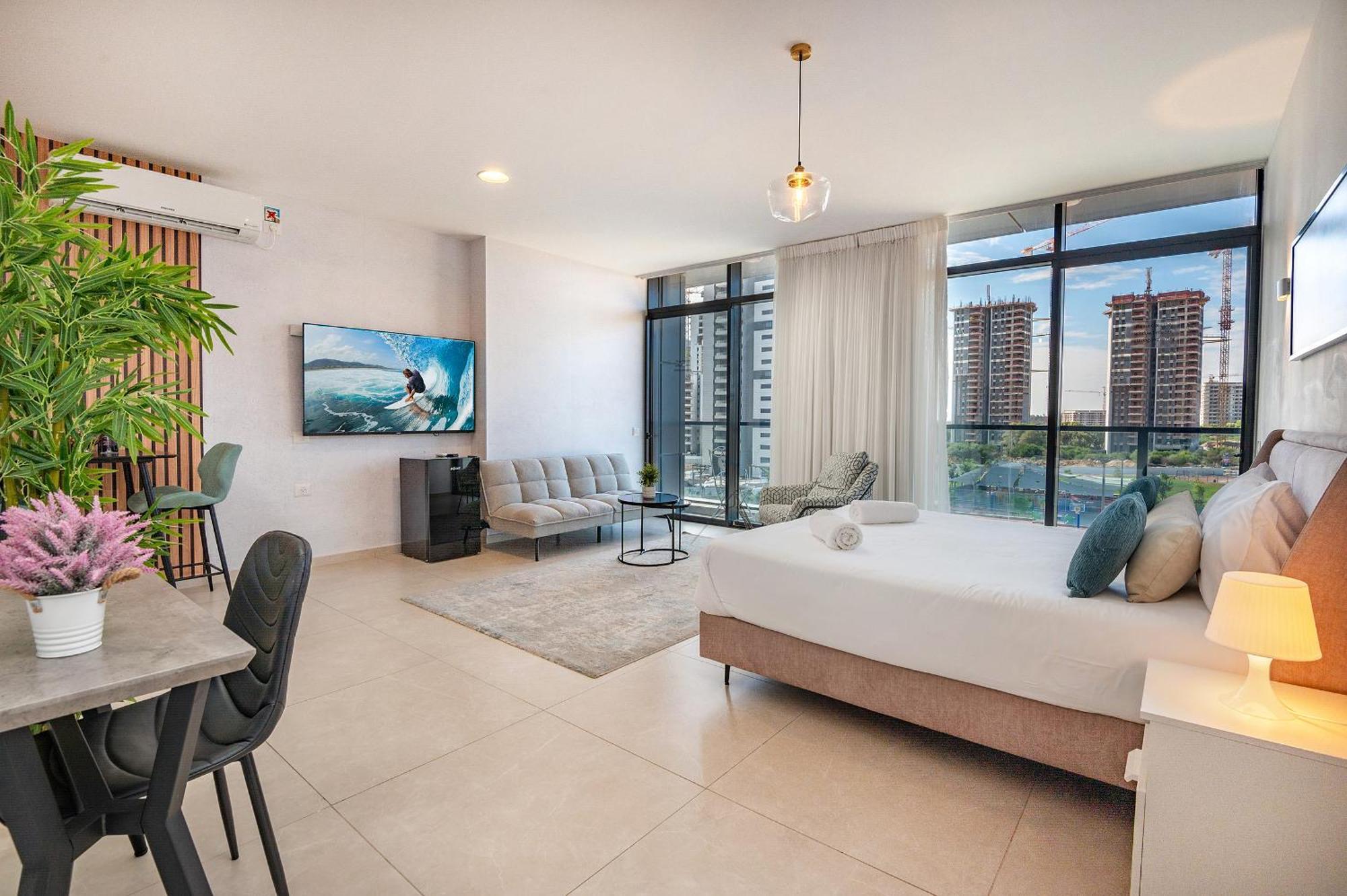 Hi-Yam Seaview Apartments & Suites - יש ממ"ד Бат-Ям Экстерьер фото